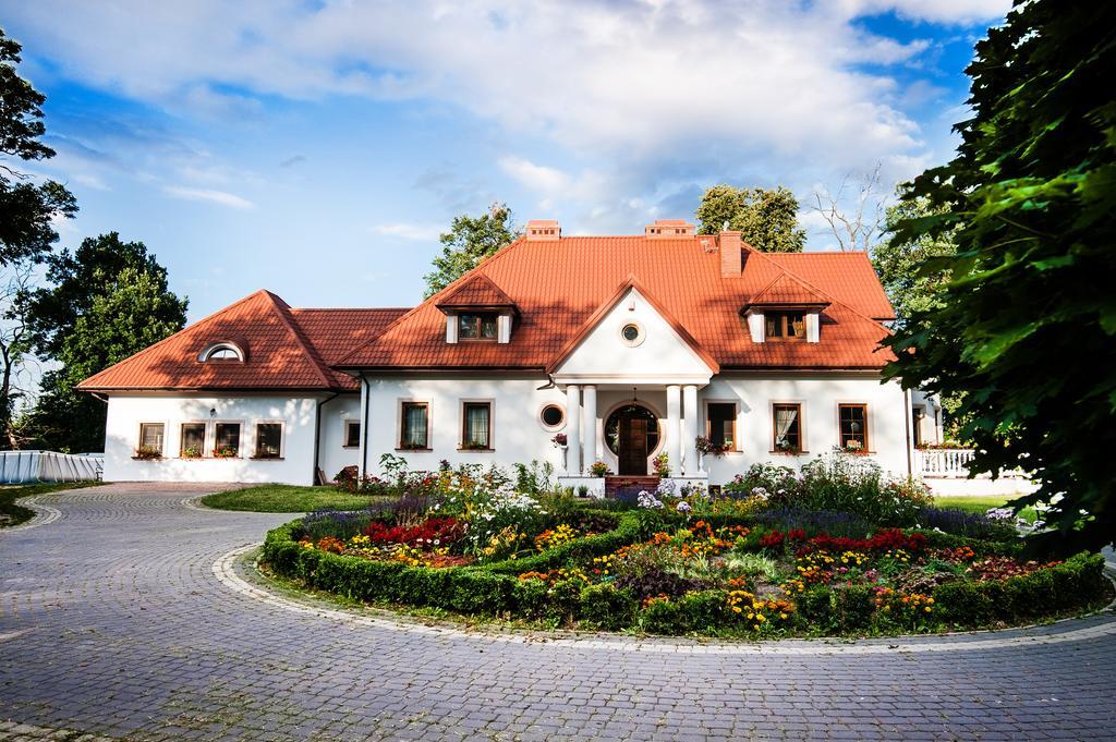 Dwor Osmolice Panzió Bialki Dolne Kültér fotó