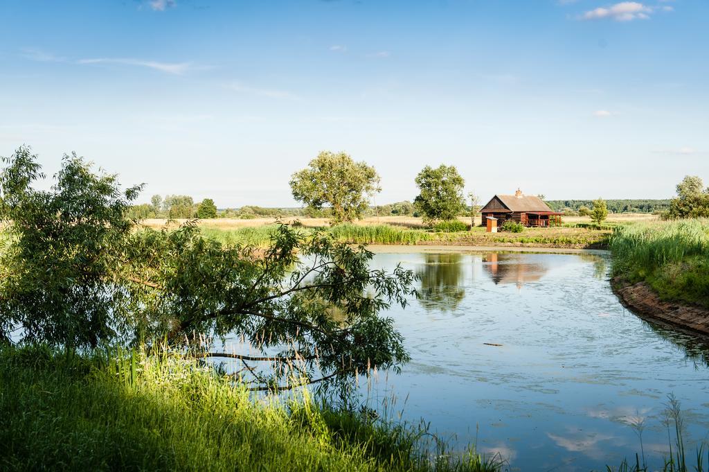Dwor Osmolice Panzió Bialki Dolne Kültér fotó
