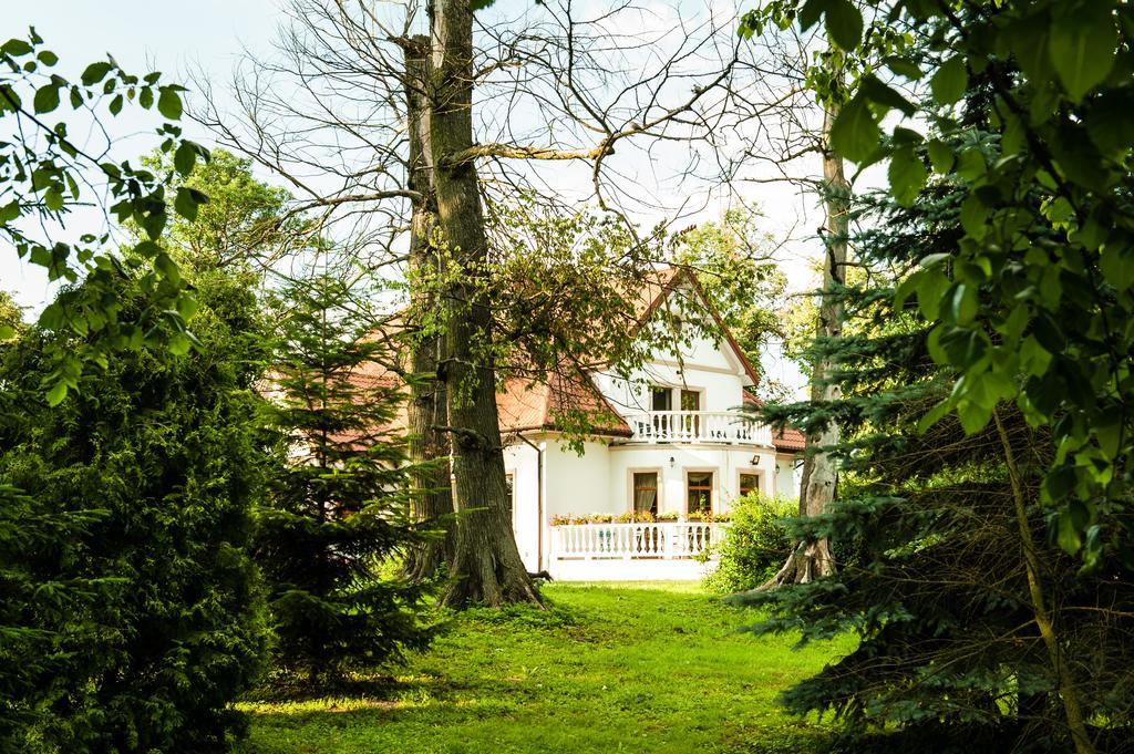Dwor Osmolice Panzió Bialki Dolne Kültér fotó