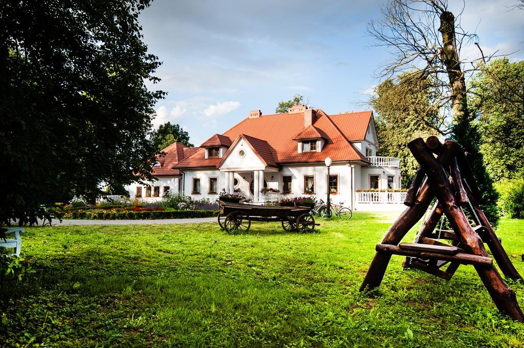 Dwor Osmolice Panzió Bialki Dolne Kültér fotó