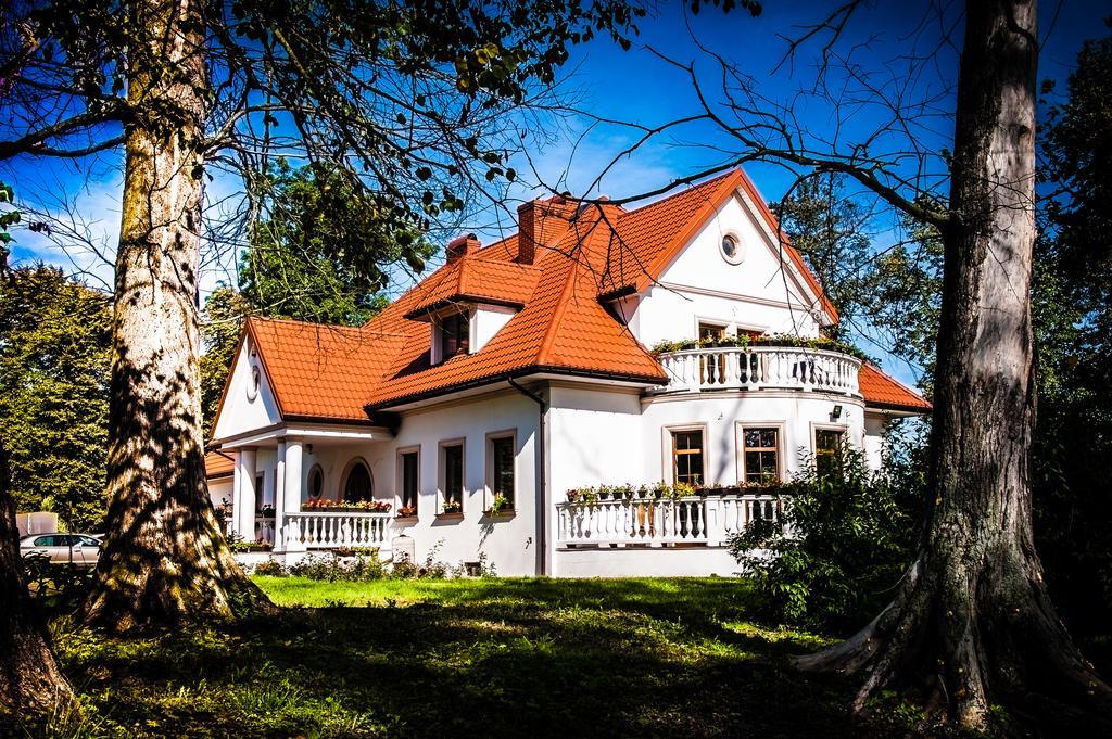 Dwor Osmolice Panzió Bialki Dolne Kültér fotó